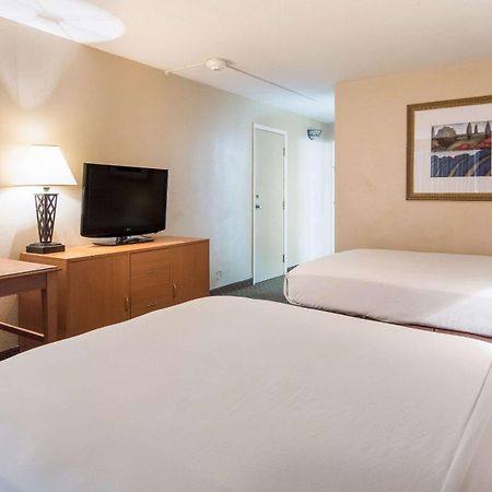Rodeway Inn Duncanville Εξωτερικό φωτογραφία