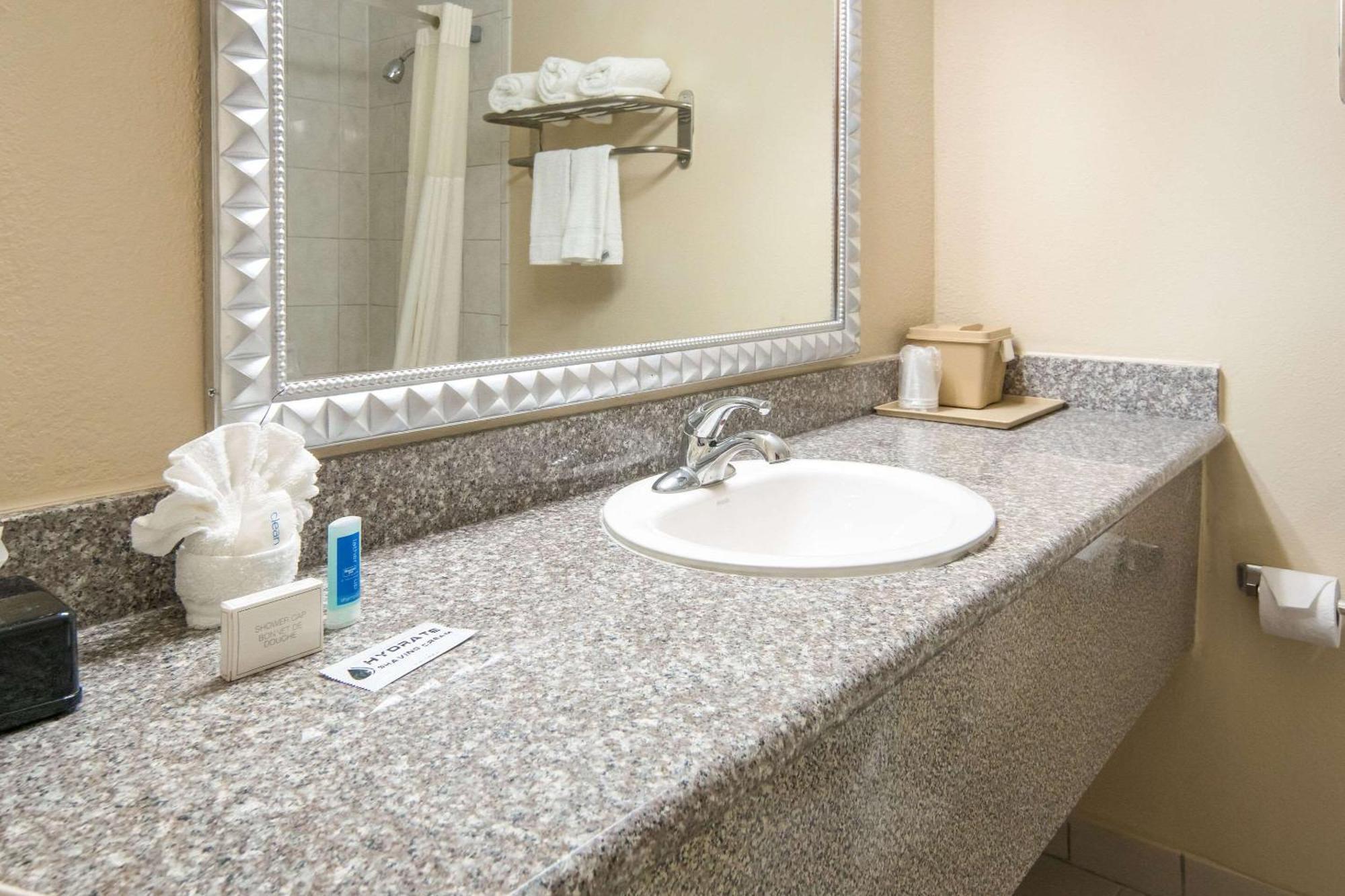 Rodeway Inn Duncanville Εξωτερικό φωτογραφία