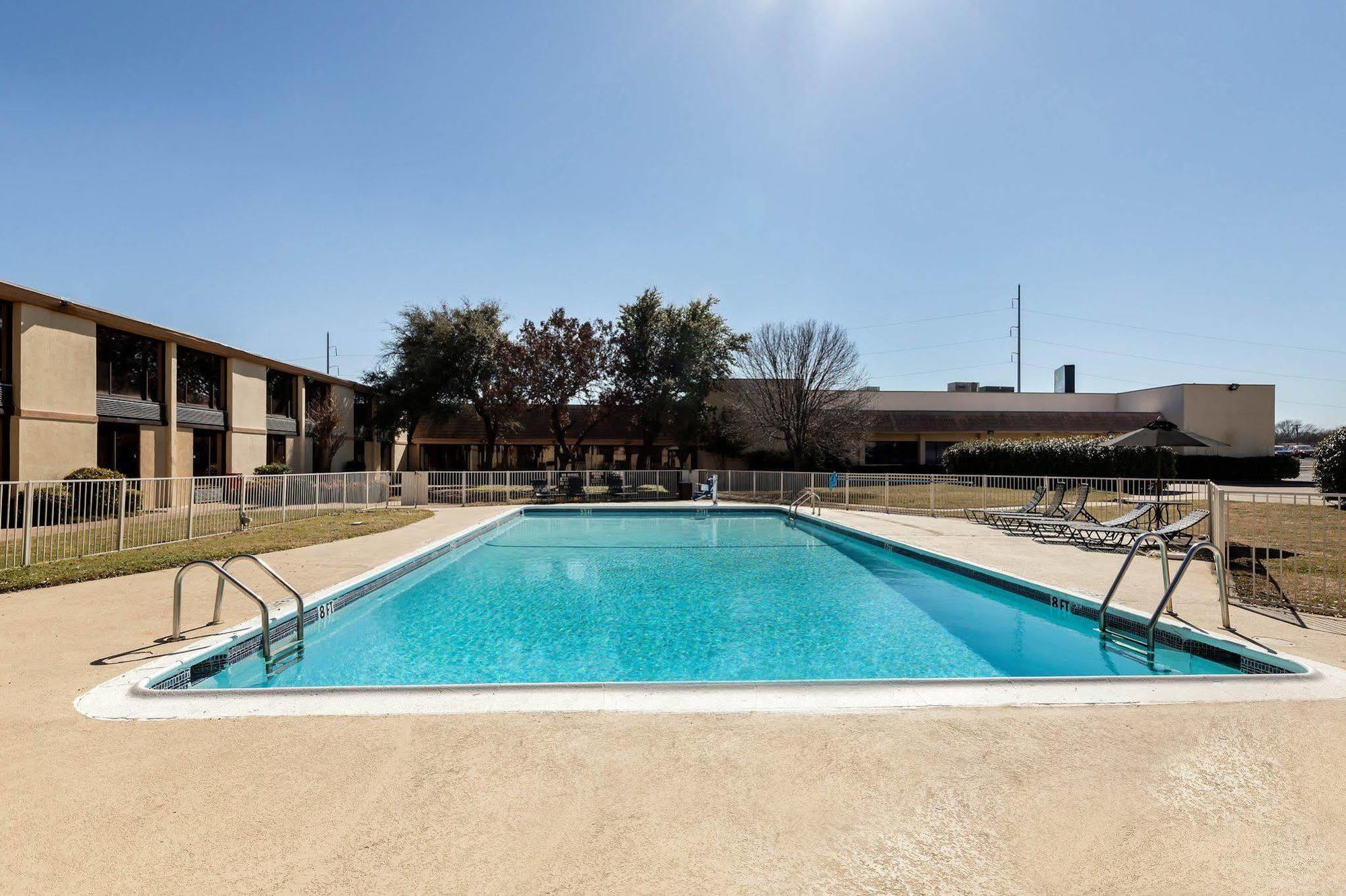 Rodeway Inn Duncanville Εξωτερικό φωτογραφία