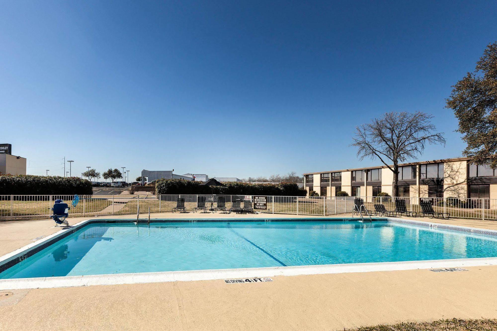 Rodeway Inn Duncanville Εξωτερικό φωτογραφία